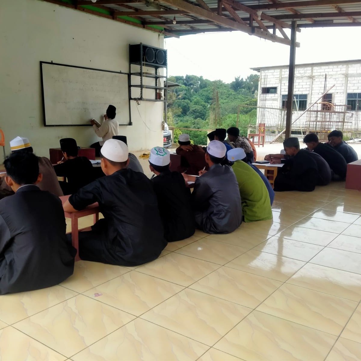 Kegiatan pembelajaran santri Pondok Pesantren As-Sa'adiyah